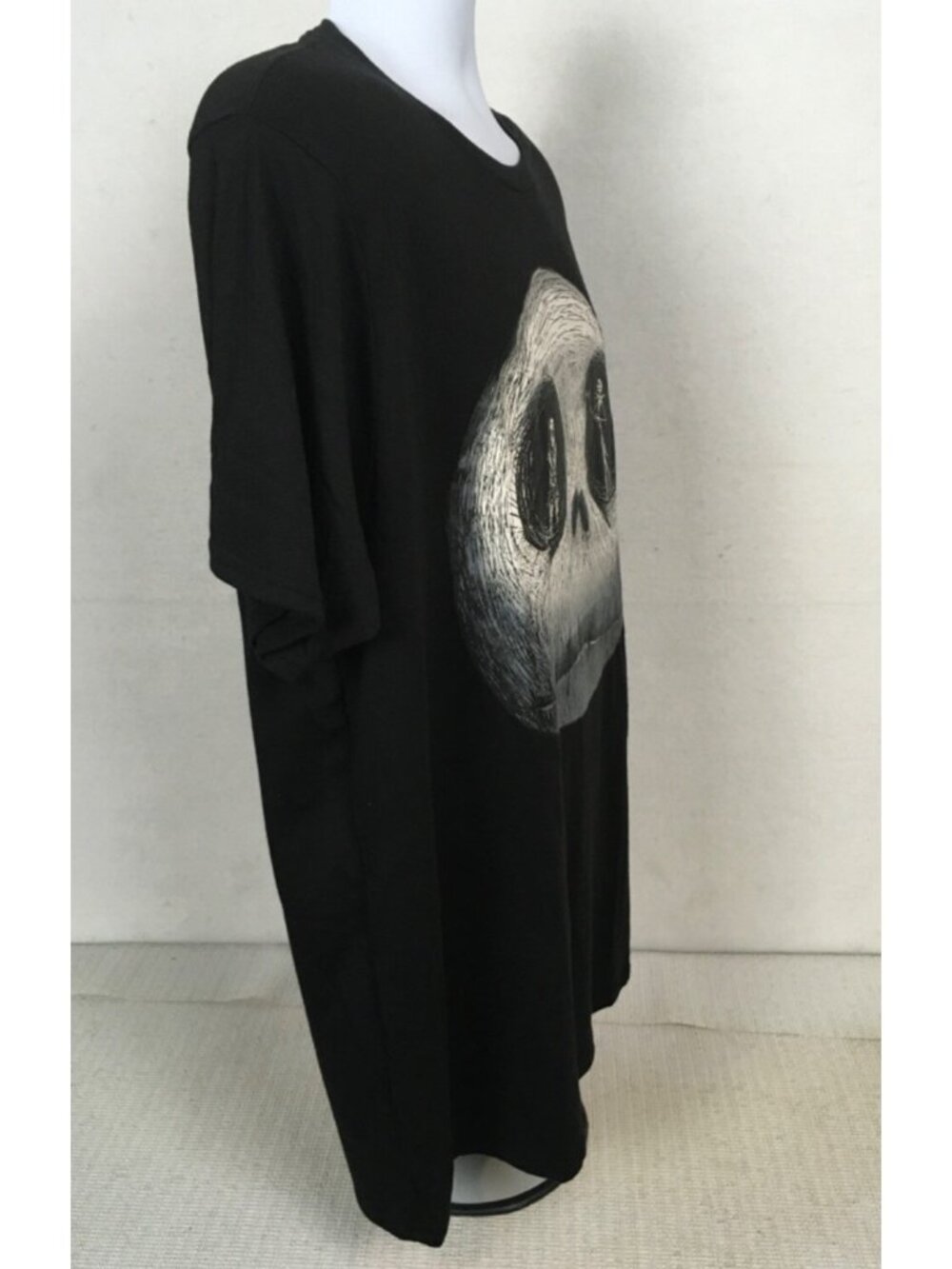 Disney T shirt Size XL 46 Tim Burton The Nightmare Before Christmas Black White - Picture 3 of 13